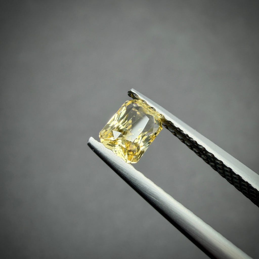黃色藍寶石 1.1克拉