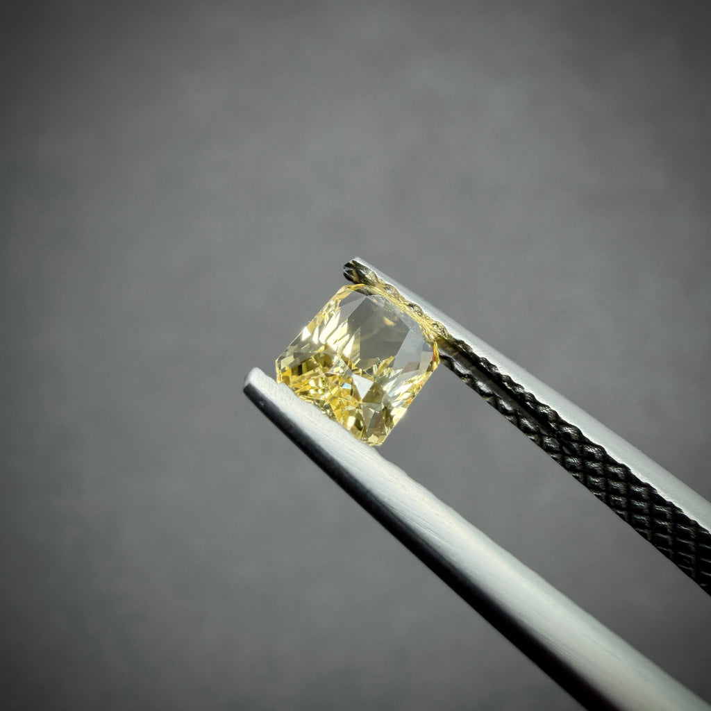 黃色藍寶石 1.1克拉