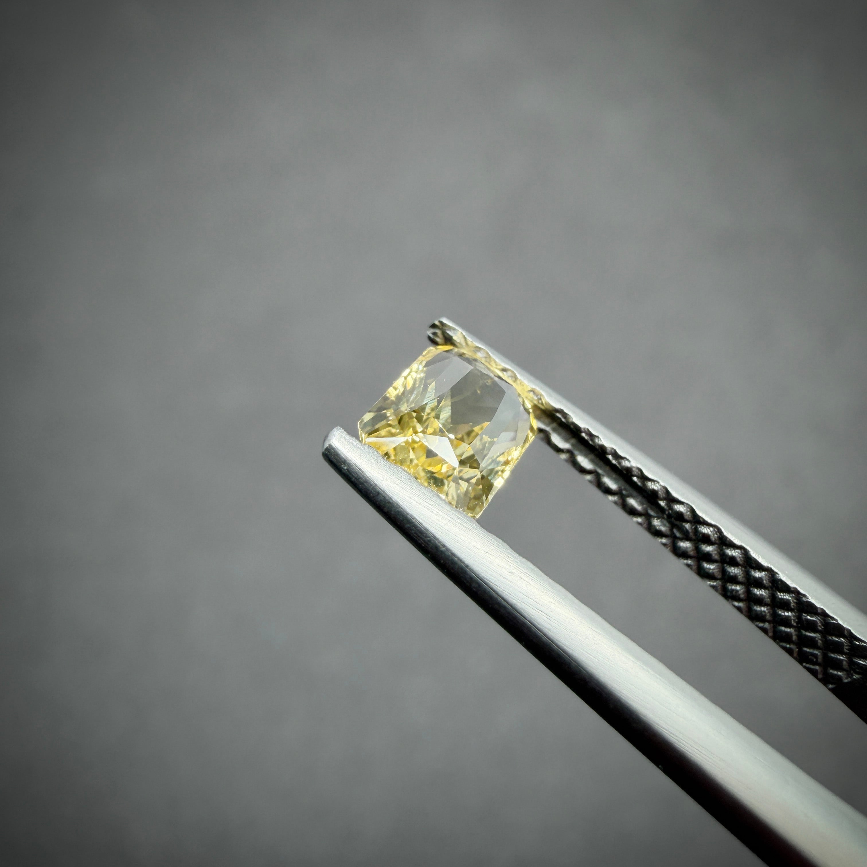 黃色藍寶石 1.1克拉