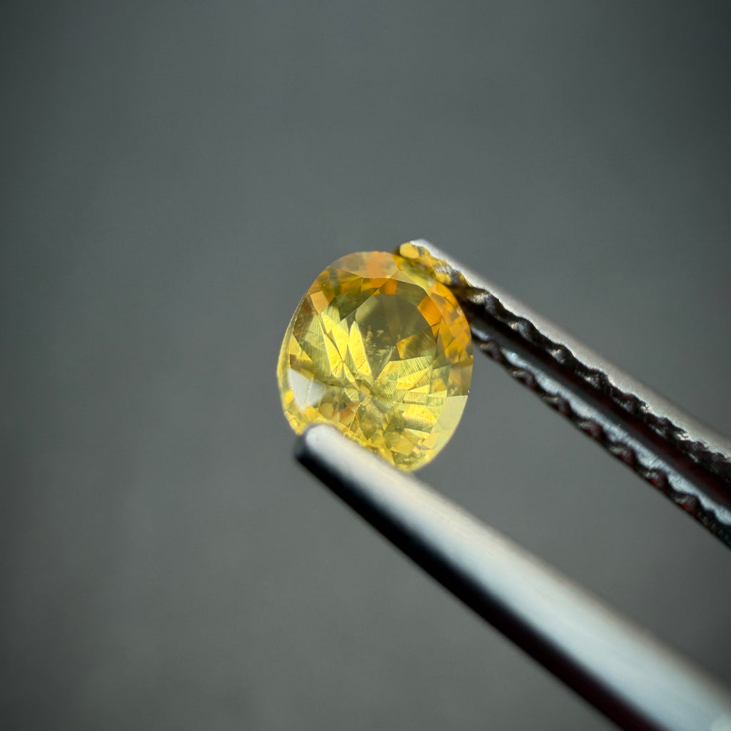黃色藍寶石 0.68克拉