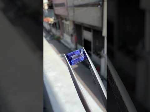 丹泉石 1.01克拉